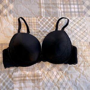 EUC Torrid Curve Black Lace Bra Size 42D